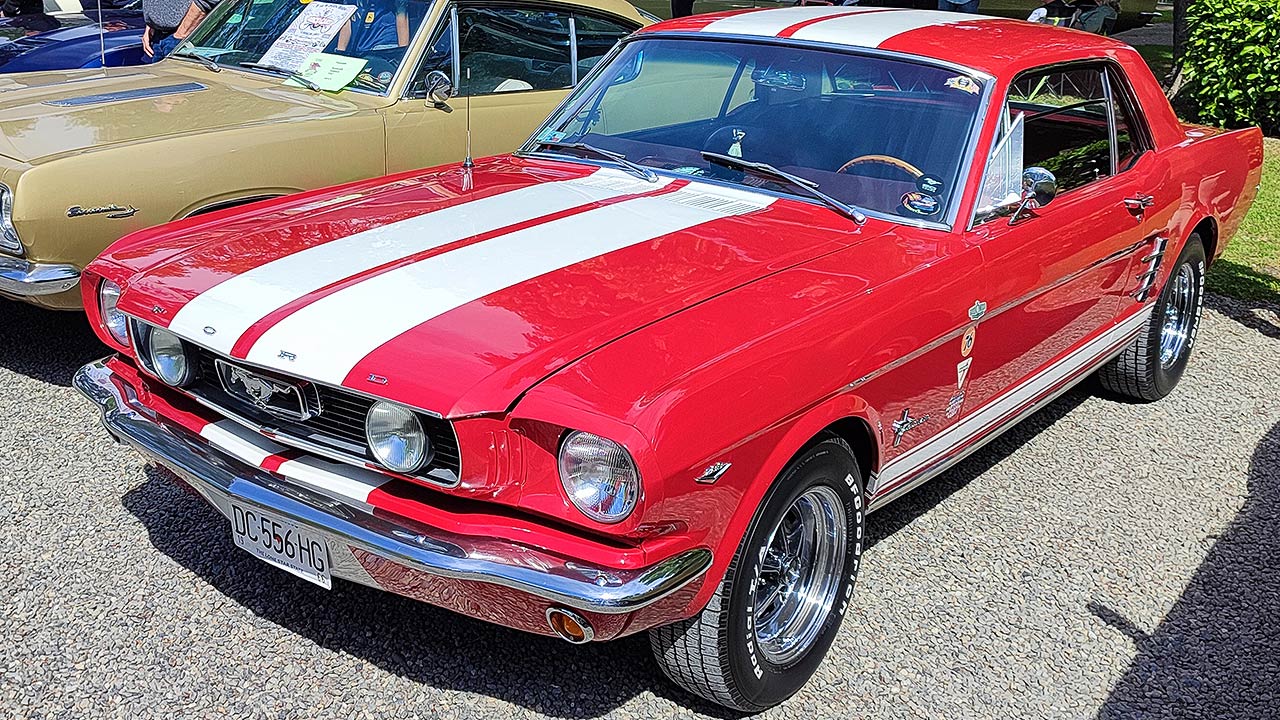 ford mustang rouge